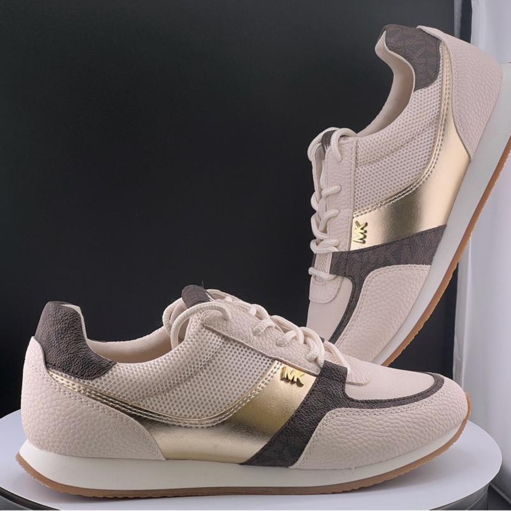 Michael Michael Kors Women’s Comfortable sneakers. New